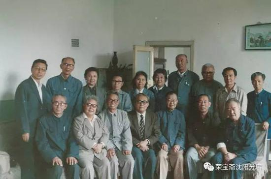 季观之先生(前排右一)