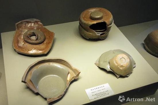 后司岙窑址出土的(晚唐五代)越窑匣钵装标本