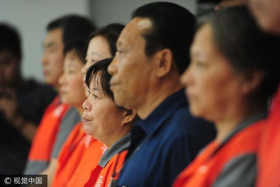 “幸福199工程”,吸引了全国各地上万名中老年人加盟会员,短短一年骗取会费280余万元。/视觉中国