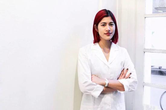 Emma Sulkowicz,《The Healing Touch Integral Wellness Center》。图片:致谢Philadelphia Contemporary/Emily Belshaw