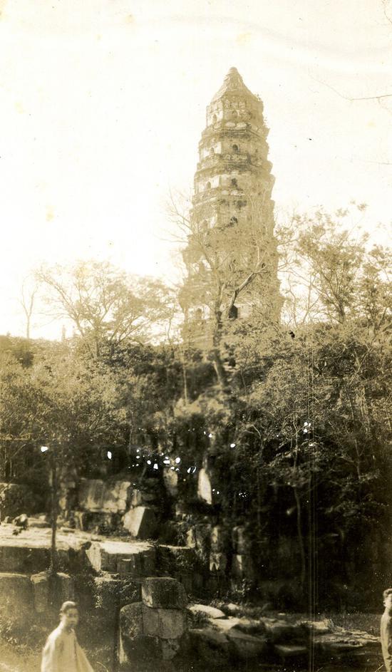 虎丘云岩寺塔(1923年)