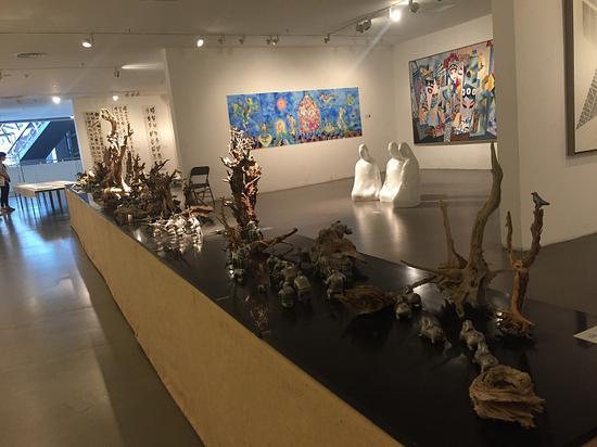 作品名称:《水浒》(材料:铜) 作 者:唐莉 指导教师:孙胜银