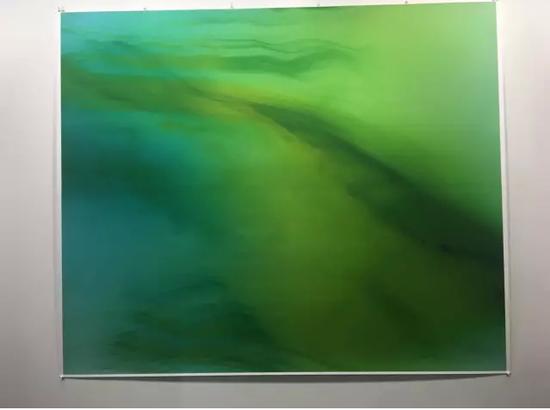 Wolfgang Tillmans在拜尔勒基金会展出的摄影作品。图片:张然