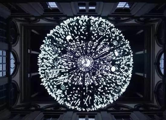 王郁洋《人造月》
