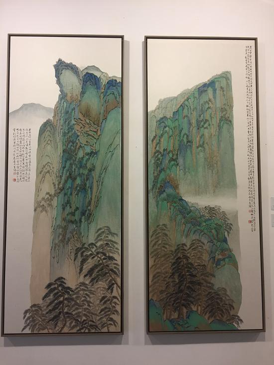 作品名称:三峰碧参差、崖夹白云浓 作 者:袁梦 指导教师:徐刚