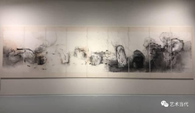 陈心懋 有花鸟云雨的灵石图 九连屏 宣纸,水墨,综合材料裱板138x540cm 2009一2010