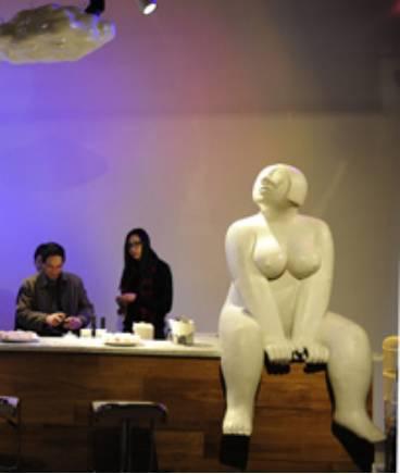 《Woman 1》90X95X160cm 玻璃钢 2009