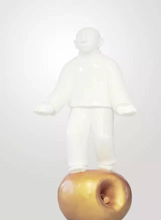 《苹果派 金》105X75X190cm 玻璃钢 2009