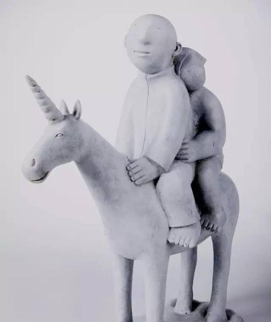 《我们的天空》56X23X62cm 铸铜 2013