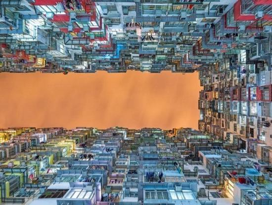 《look up》,香港