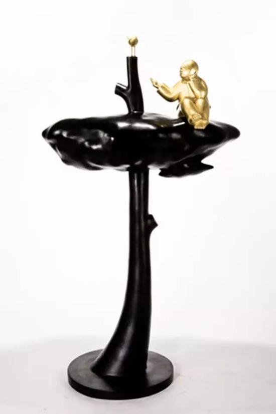 《我和你》84X42X145cm 铸铜 2012