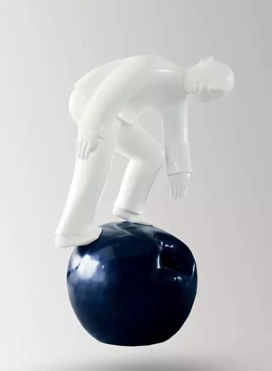 《苹果派 蓝》70X90X165cm 玻璃钢 2009