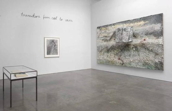 现场图,安塞姆·基弗“Transition from Cool to Warm”(从冷酷至温暖的渐变)。图片:© Anselm Kiefer。 Photo by Rob McKeever。致谢Gagosian, New York