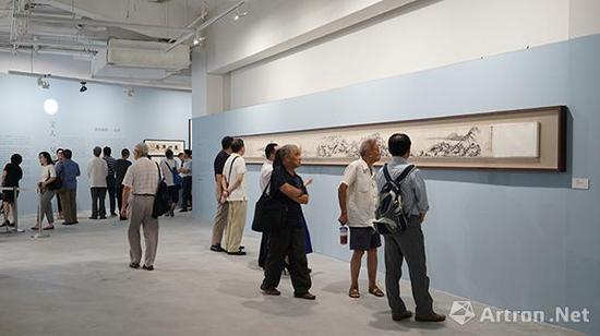 ▲“孤帆一片日边来:吴湖帆文献展”近日上海油画雕塑院美术馆展览现场