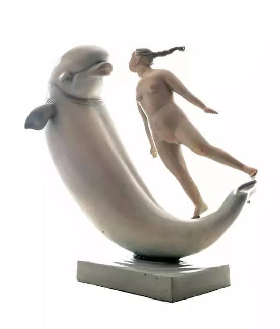 姐妹之——吻 60cmX60cmX20cm 青铜 2015