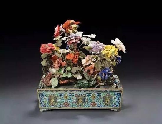 掐丝珐琅鱼纹盆景,清中期,长31.5cm。
