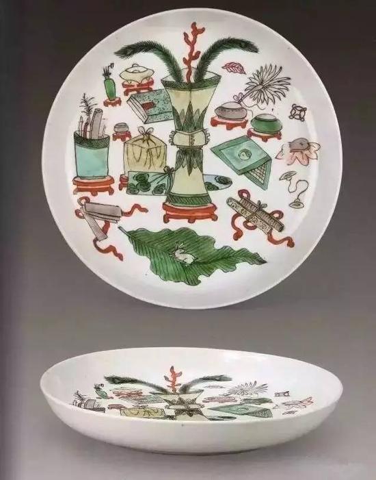清康熙五彩博古纹盘(故宫博物院藏)