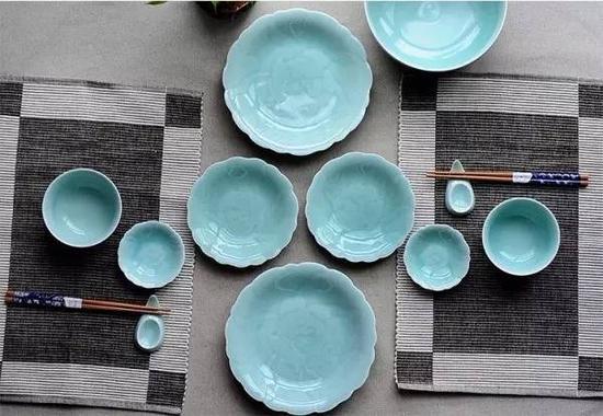 图:中国现代钧瓷餐具