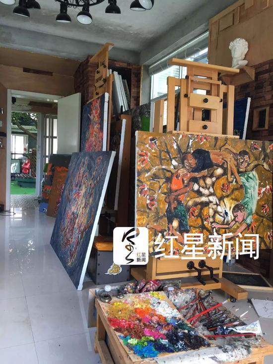 ▲熊庆华的画室一角 图片来源:红星新闻