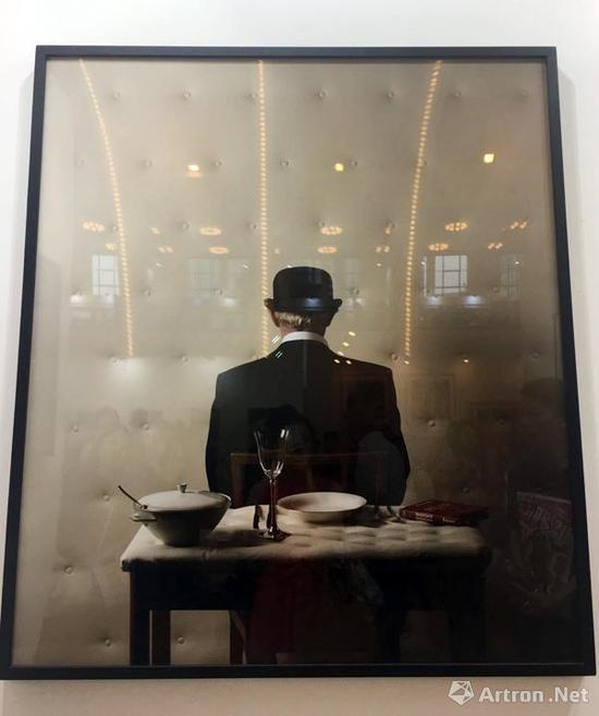 玛利·塞西尔·泰丝 品尝着 1997 C-print 100x80cm 3/10版 Photo12画廊,售价5.8万元