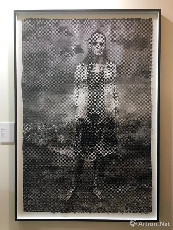 Arya Tabandehpoor,《Untitled》from “Bone” series,2017