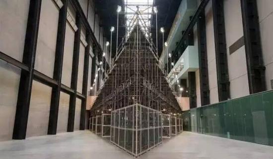 艺术家以“自主构建”的方式搭建起来的平台承载着土壤