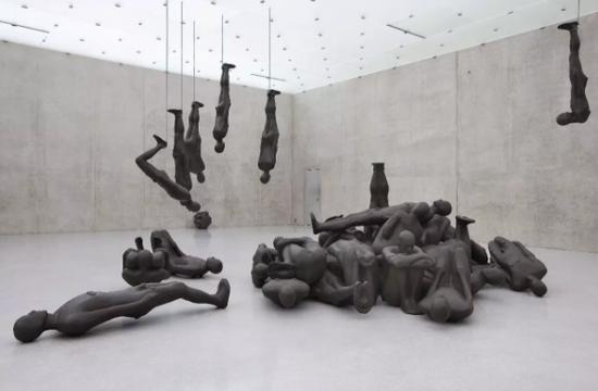 安东尼·葛姆雷,临界物质II,60件真人尺寸大小的铸铁雕塑;尺寸可变,1995。图片:©安东尼·葛姆雷工作室