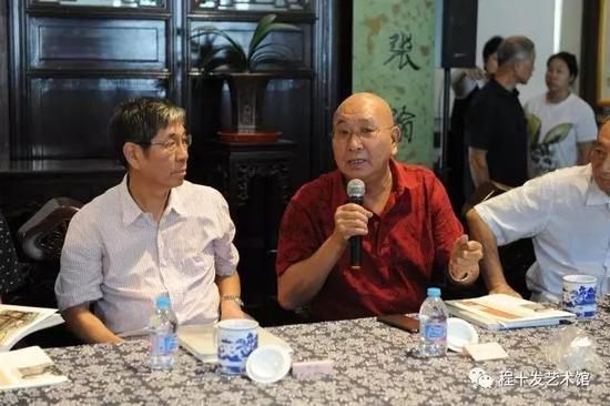 黄阿忠(上海大学美术学院教授)
