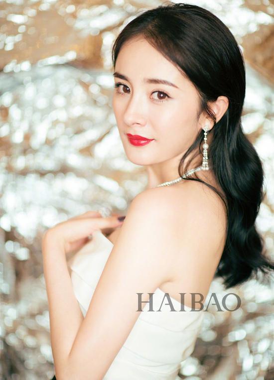 杨幂佩戴伯爵 (Piaget) 珠宝