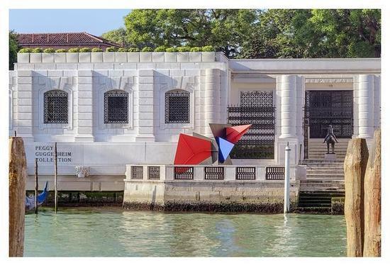 佩吉·古根海姆Peggy Guggenheim - 在威尼斯大运河旁的佩姬·古根海姆(Peggy Guggenheim)美术馆外景,摄影: Andrea Sarti/CAST1466。