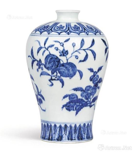 明永乐青花折枝花果纹梅瓶,成交价:2766.2万港币