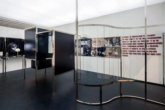 László Moholy-Nagy,“现在之屋“(The Room of the Present),这个作品在2009年建构,一句1930年的文献与设计方案, Van Abbemuseum, Eindhoven