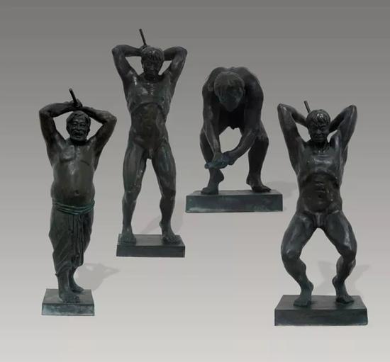 LOT 181张大力(b.1963) 愚公移山系列青铜 2015年64×20×20cm 尺寸不一RMB:250,000-350,000