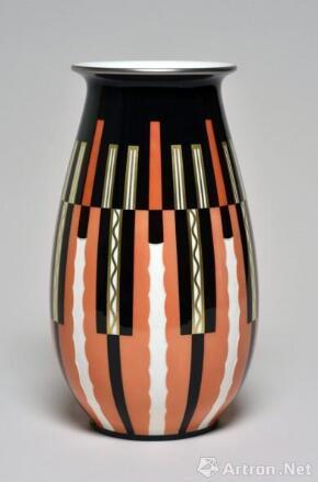 《奥贝尔瓷瓶》 阿尔贝·马丁 高37cm,直径20cm 1927年(造型) 1930年 (图案设计) 瓷器 图片来源于杜梦堂