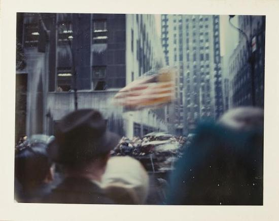 “它们完好地纪念着曾经的世界——以及我们所失去的” 纽约大游行,1972年。图片来源:维姆-文德斯/致谢维姆-文德斯基金会