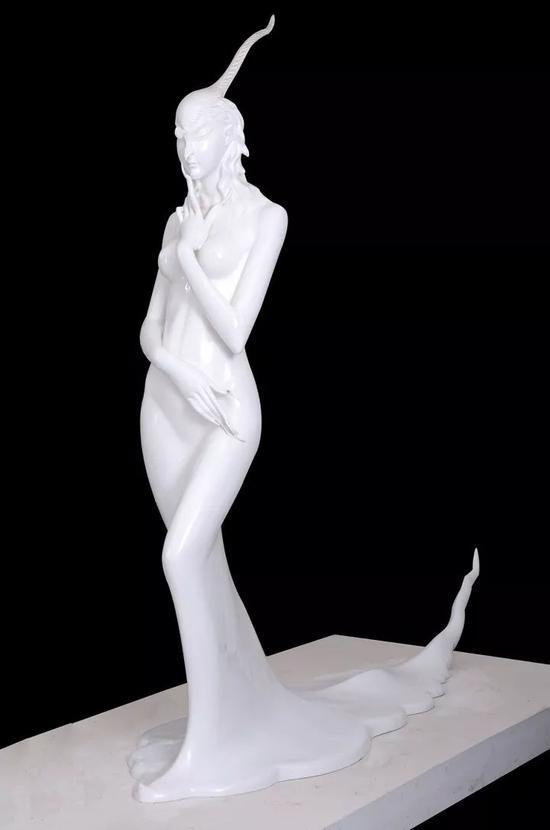 《2010雾里看花系列》 雾里看花 250X70X220cm 铜烤漆 2010