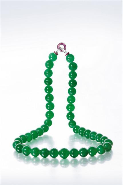 拍品编号2137 IMPRESSIVE JADEITE BEAD AND RUBY NECKLACE 天然翡翠珠链