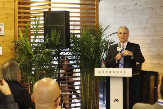 美国Taliesin建筑学院院长、建筑师、策展人Aaron Betsky
