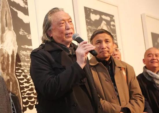 著名艺术评论家和策展人 贾方舟致辞