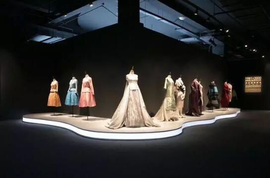 破界 / BAZAAR150周年时尚艺术大展 东方美学篇章