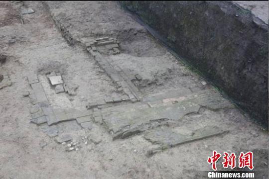图为古遗址发掘现场。 钟欣 摄
