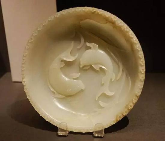 芦苇双鱼盘 明末或清,17-18世纪