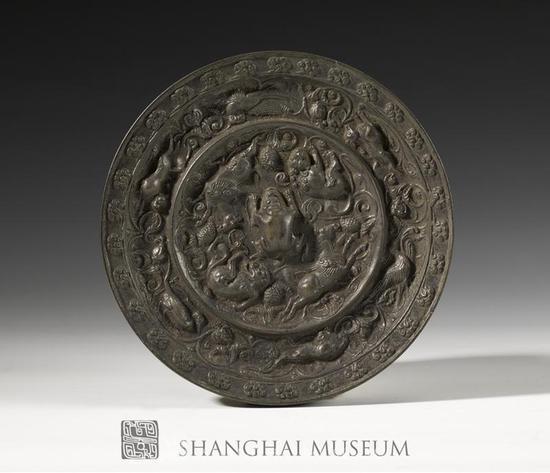 唐 海兽葡萄纹镜 图片由上海博物馆提供