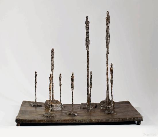 阿尔伯托·贾克梅蒂《林间空地》高59.4,长65.4 宽52.1cm 1952年作