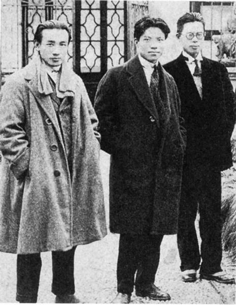 林风眠、林文铮、吴大羽(由左至右)于巴黎留学时合影