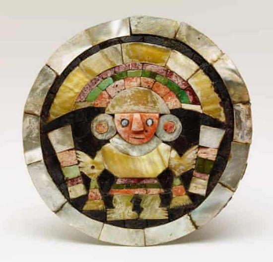 描绘神话人物兰巴耶克的耳塞,公元900–1300年