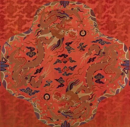 明万历 红缎织彩金龙纹袍料
