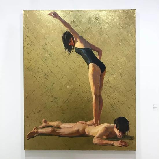 喻红《平衡》,仿金箔、布面丙烯,150×120cm,2011年