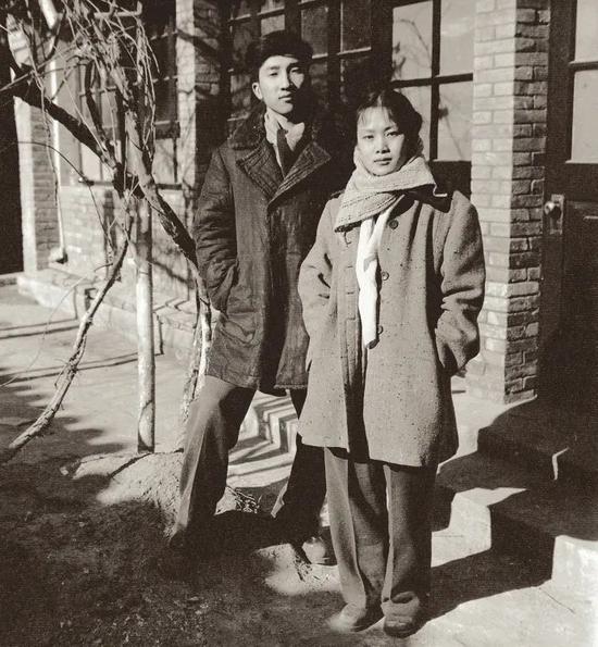 图-靳尚谊与夫人杨淑卿合影