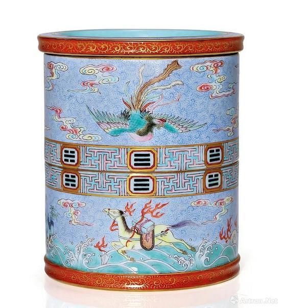 乾隆御制洋彩“江山一统”八卦玲珑旋转笔筒